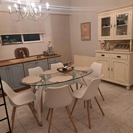 Διαμέρισμα Avras Experiense 6