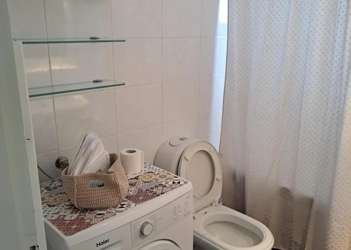 Apartamento Avras Experiense 6 *